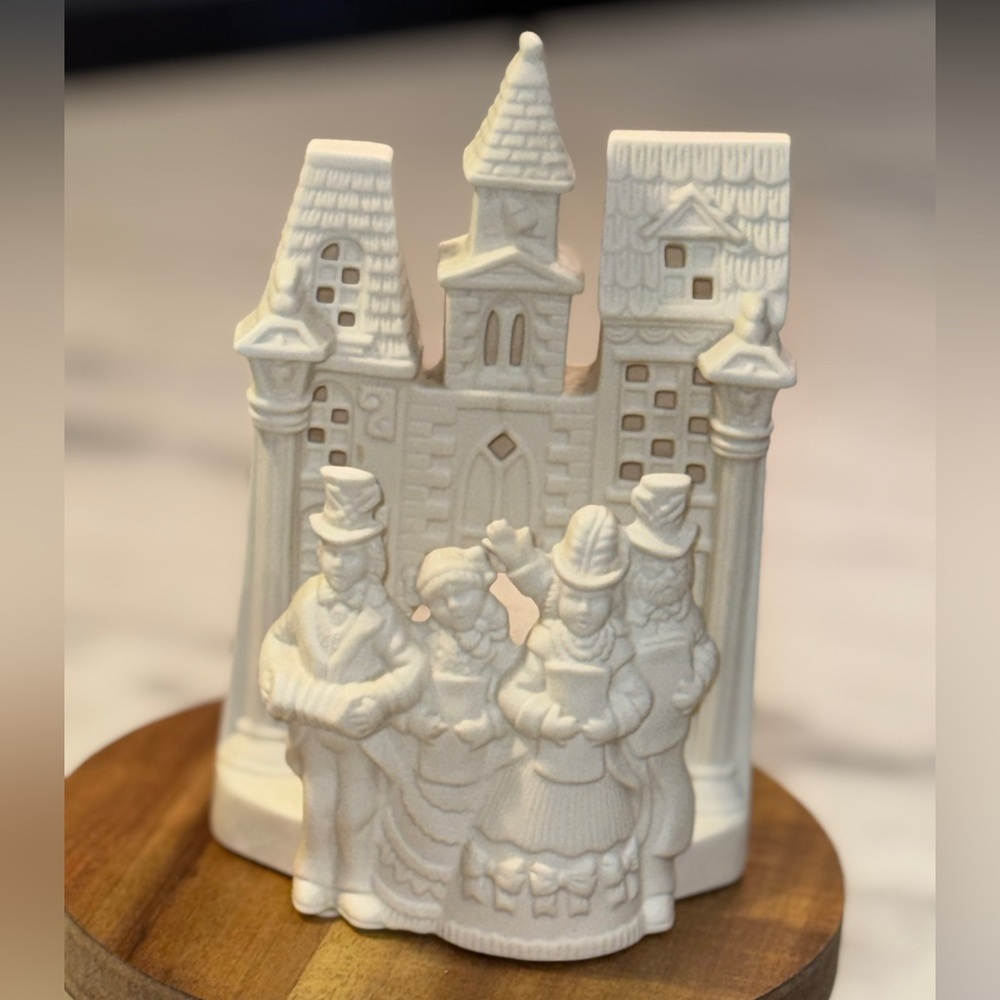 Partylite - CHRISTMAS CAROLERS Tealight Candle Holder White Porcelain